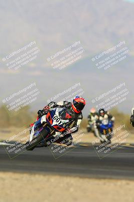 media/Dec-07-2024-CVMA (Sat) [[21c5f1ef85]]/Race 12-Supersport Middleweight/